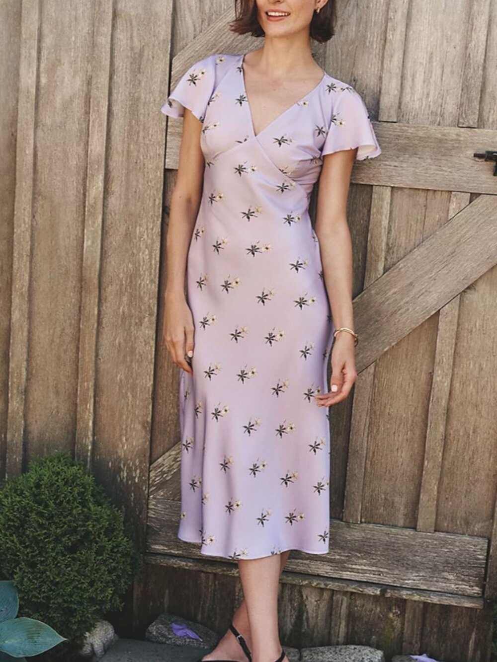 Vineyard Vines Satin Flutter Sleeve Midi Dress